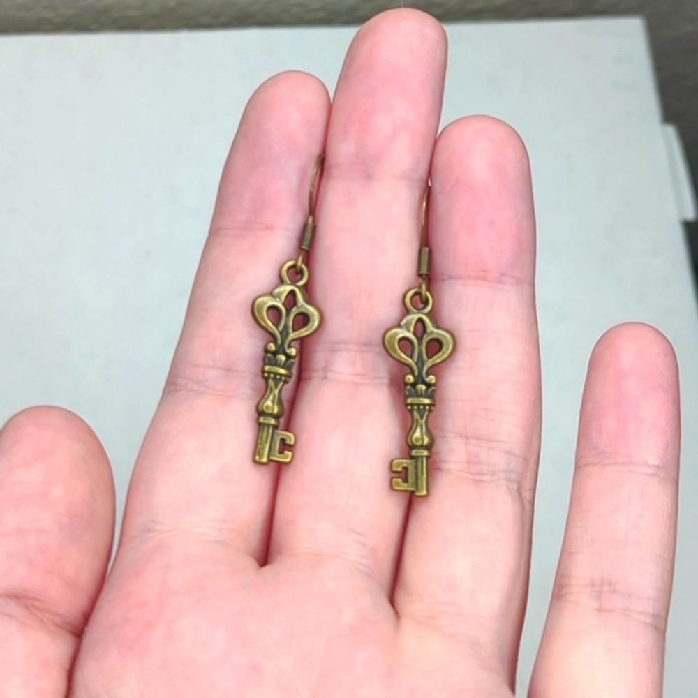 Key Earrings - Picture 4 of 11